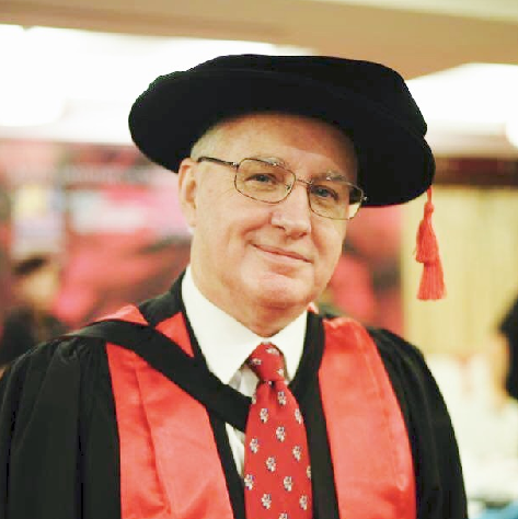 Ian Mackechnie 教授